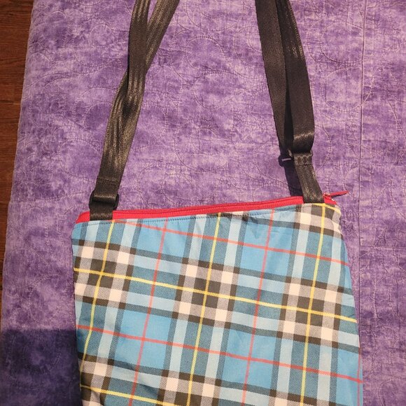Tenacious NWOT - Blue Tartan bag/purse - red on the inside -Absolutely beautiful - Picture 1 of 2